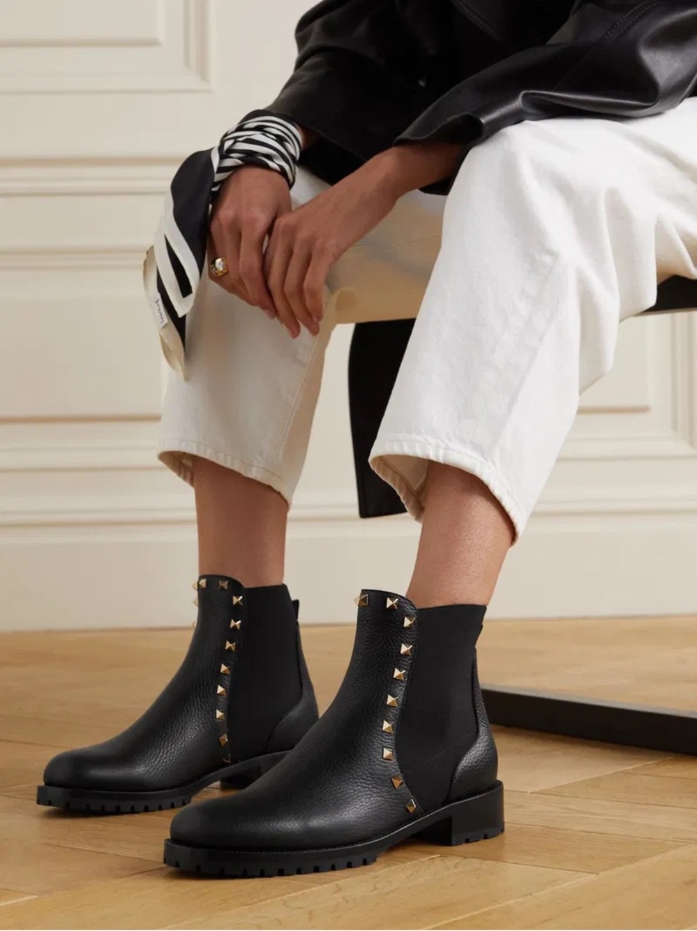 Valentino Garavani Rockstars Beatle Chelsea Boots Women Size 40/10 Black Leather